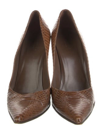 Gucci Bamboo Accent Embossed Leather Pumps