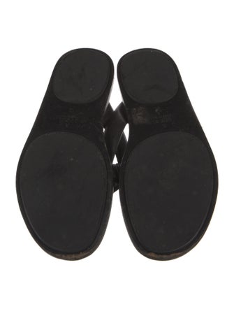 Gucci Interlocking G Logo Leather Flip Flops
