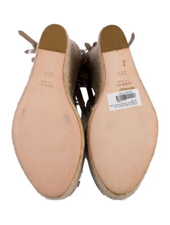 Gucci Suede Fringe Trim Accent Pumps