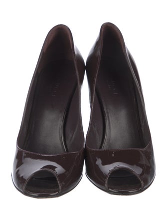 Gucci Double G Logo Patent Leather Pumps