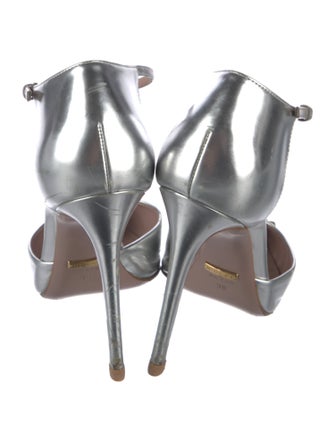 Gucci Patent Leather Studded Accents T-Strap Pumps