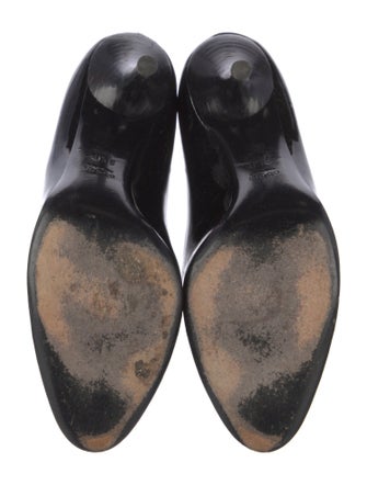 Gucci Interlocking G Logo Patent Leather Pumps