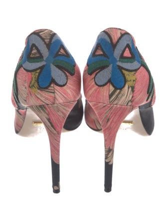 Gucci Flora Print Embroidered Accent Pumps