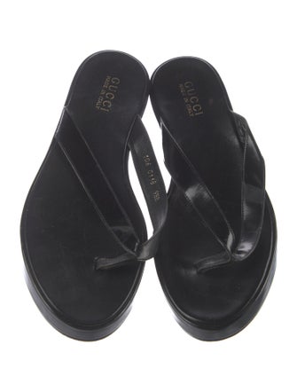 Gucci Leather Flip Flops