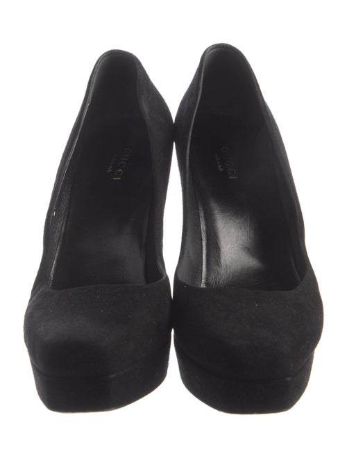 Gucci Suede Pumps