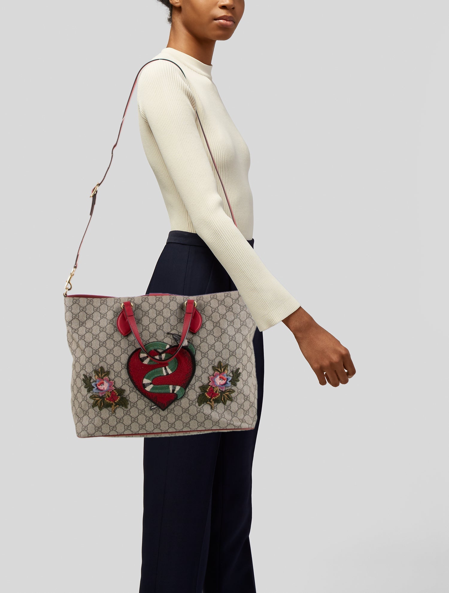 Gucci GG Supreme Weekender Bag