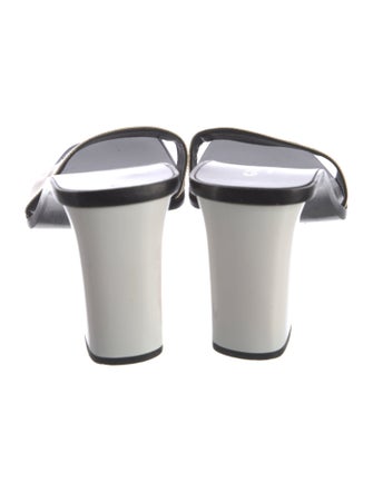 Gucci Leather Graphic Print Slides