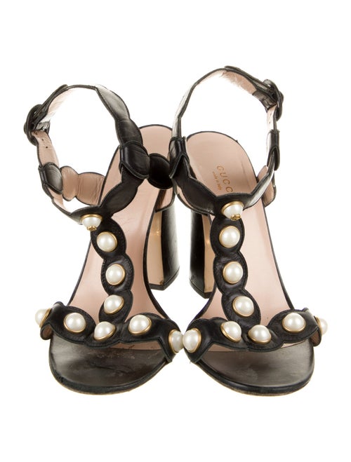 Gucci Interlocking G Logo Leather T-Strap Sandals