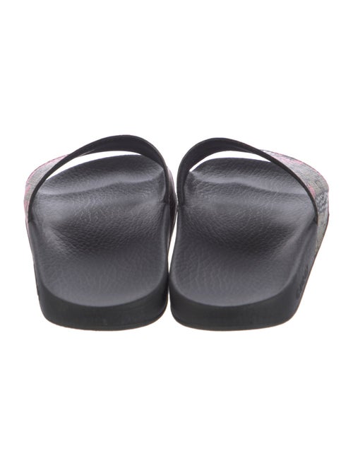 Gucci GG Supreme Slides