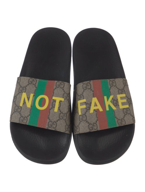 Gucci GG Supreme Slides