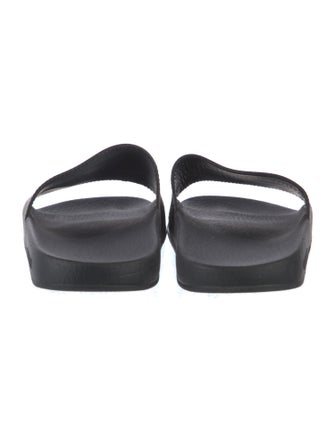 Gucci GG Supreme Slides