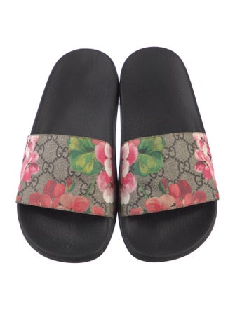 Gucci GG Supreme Slides