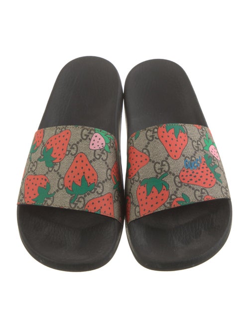 Gucci GG Supreme Slides
