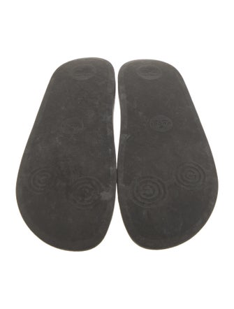 Gucci GG Supreme Slides