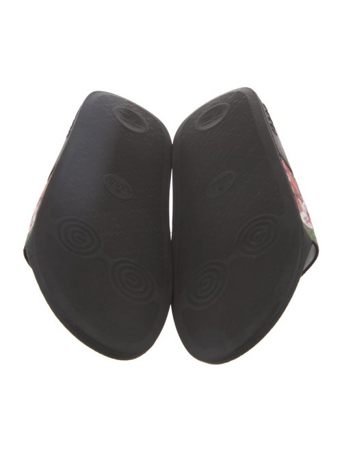 Gucci GG Supreme Slides