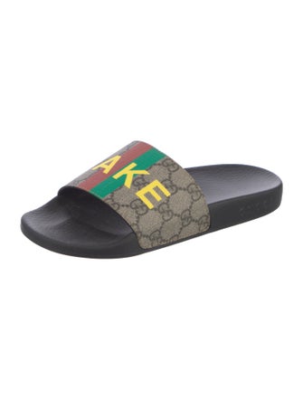 Gucci GG Supreme Slides