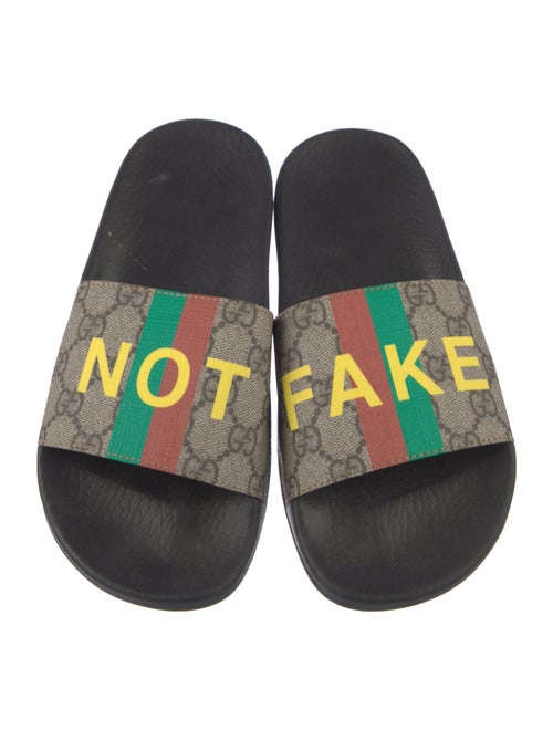 Gucci GG Supreme Slides