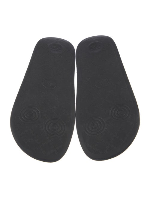 Gucci GG Supreme Slides