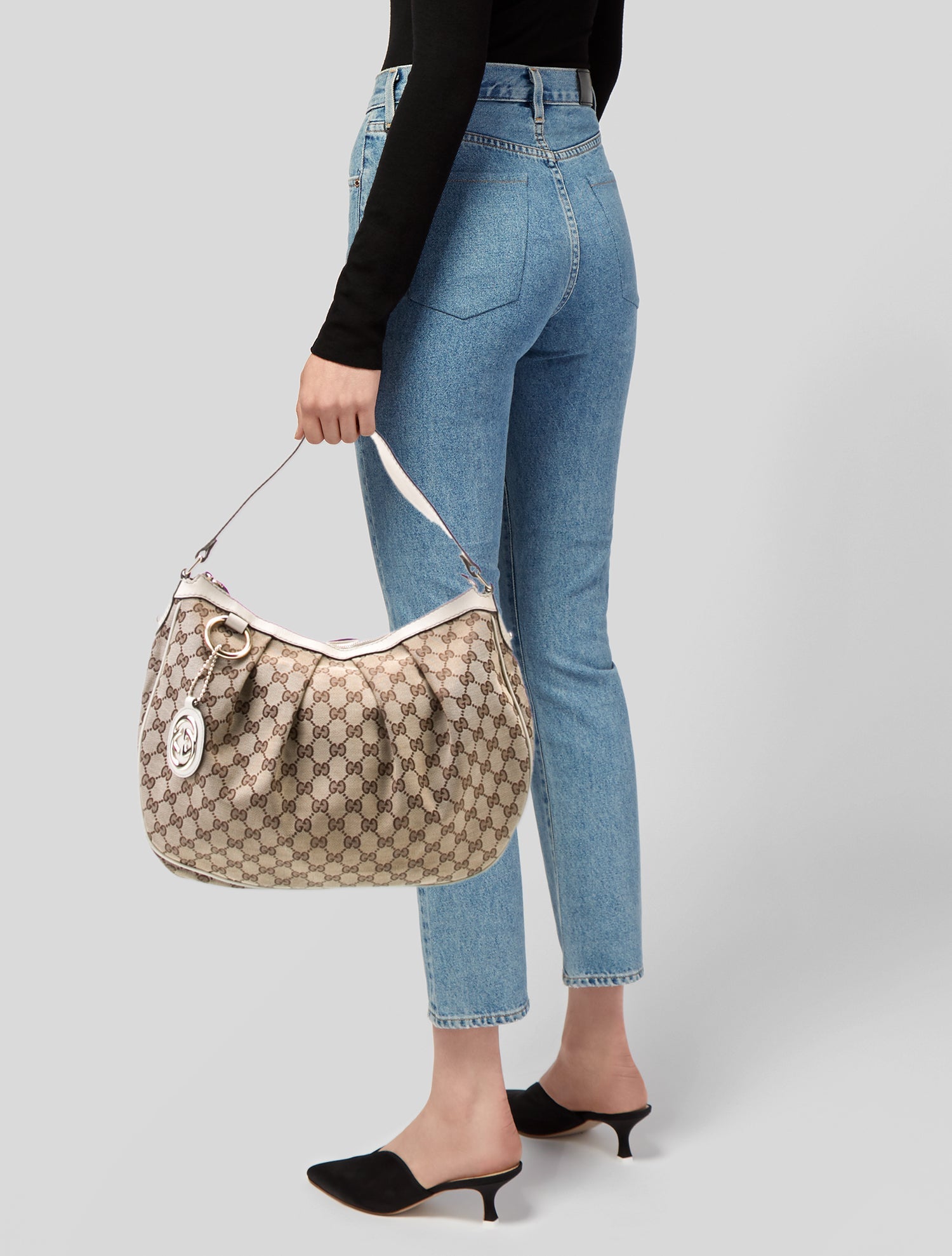Gucci GG Canvas Sukey Medium