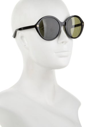 Gucci Oversize Tinted Sunglasses