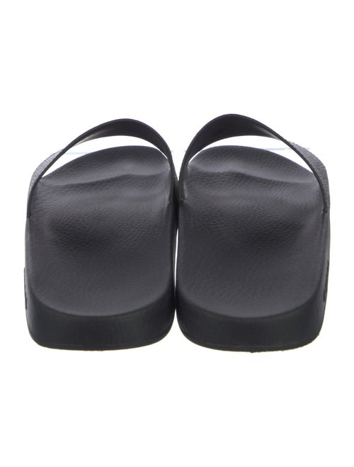 Gucci GG Supreme Slides