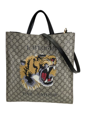 Gucci GG Supreme Shoulder Bag