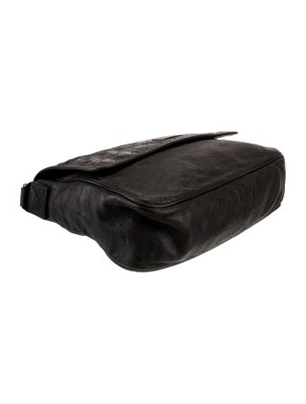 Gucci GG Signature Messenger Bag