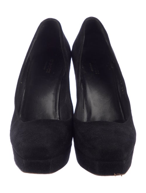 Gucci Suede Pumps