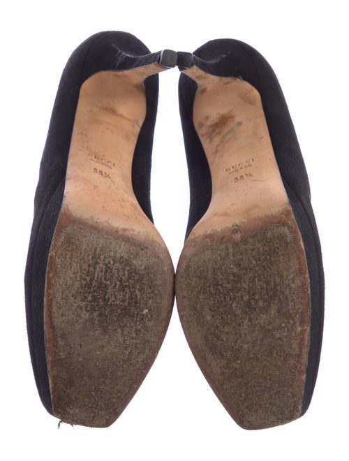 Gucci Suede Pumps