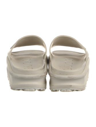 Gucci Interlocking G Logo Rubber Slides