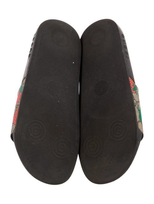 Gucci GG Supreme Slides