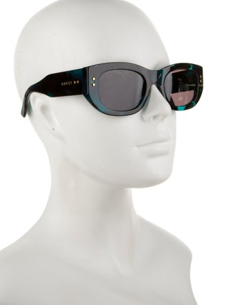 Gucci Oversize Tinted Sunglasses