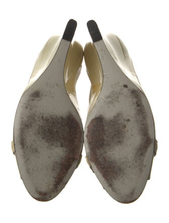 Gucci Horsebit Accent Patent Leather Sandals