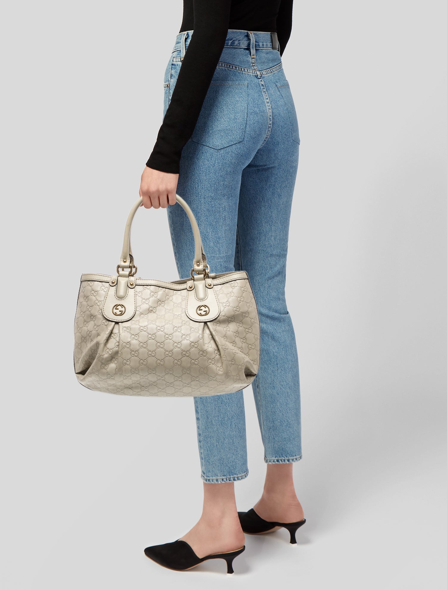 Gucci GG Signature Sukey