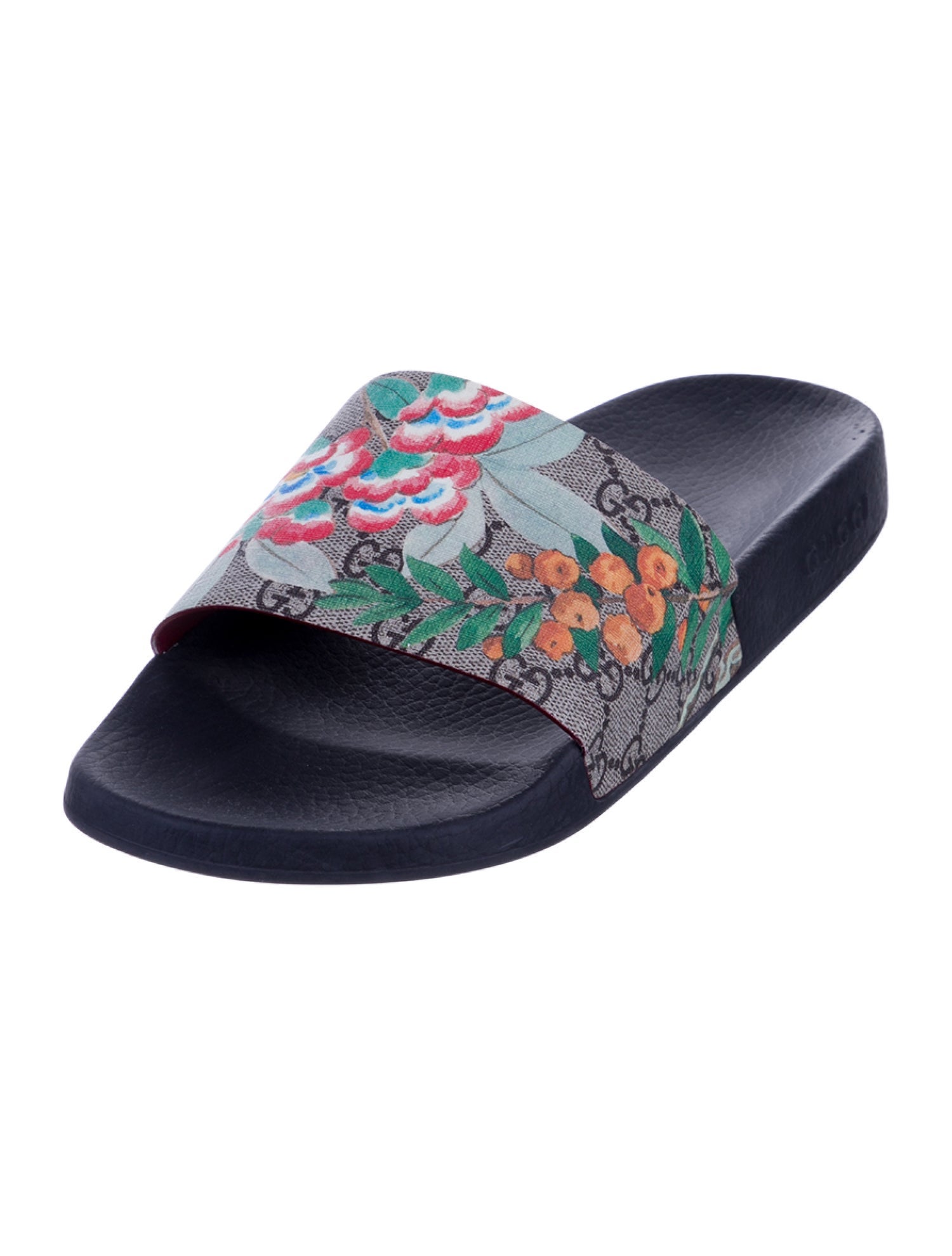 Gucci GG Supreme Slides