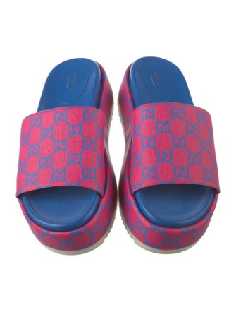 Gucci GG Supreme Slides