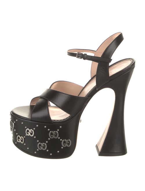 Gucci Double G Logo Leather Pumps