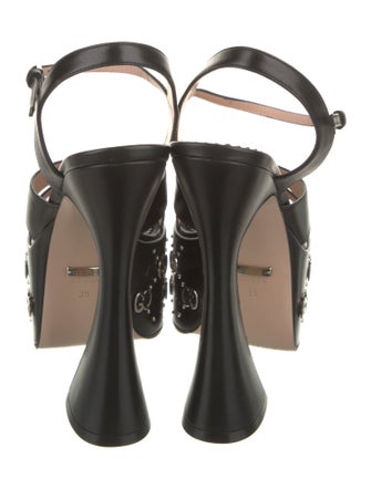 Gucci Double G Logo Leather Pumps