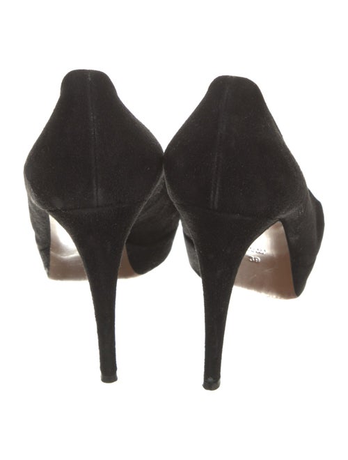 Gucci Suede Pumps