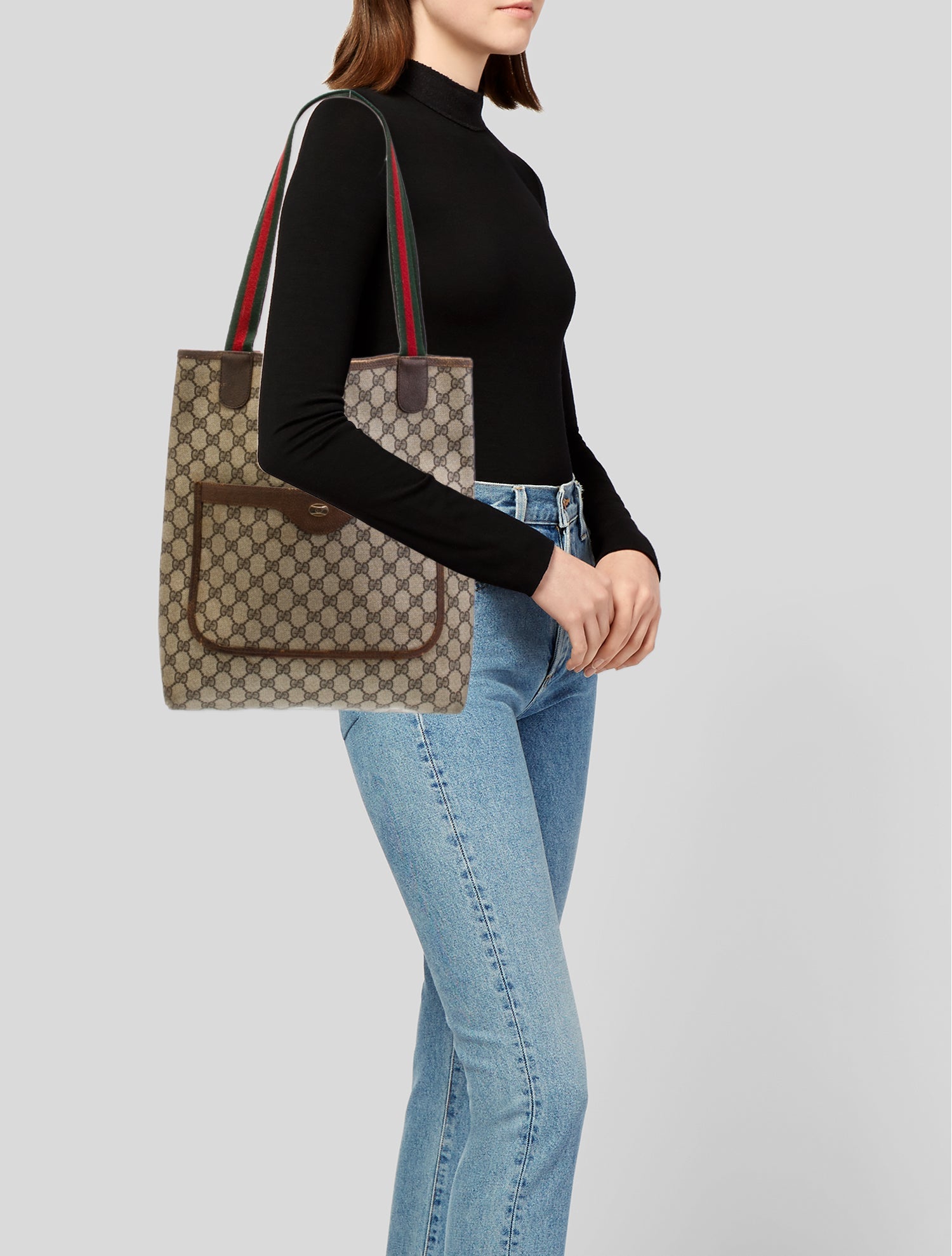 Gucci GG Supreme Shoulder Bag