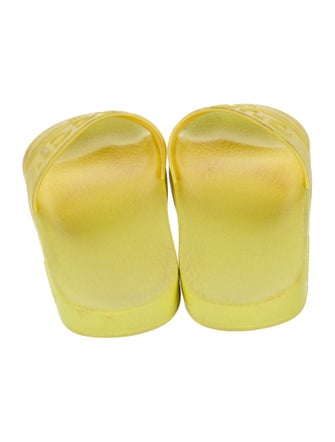 Gucci Giallo Interlocking G Logo Slides