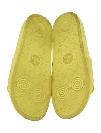 Gucci Giallo Interlocking G Logo Slides
