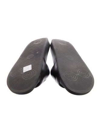 Gucci Interlocking G Logo Leather Slides