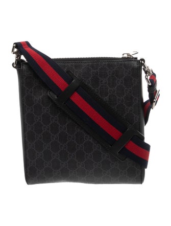 Gucci GG Supreme Courrier Small