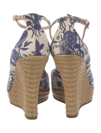 Gucci Horsebit Accent Canvas Pumps