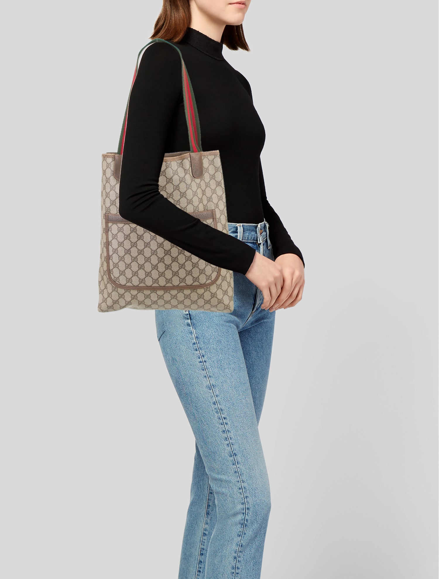 Gucci GG Supreme Bucket Bag