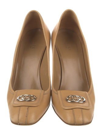 Gucci Interlocking G Logo Leather Pumps