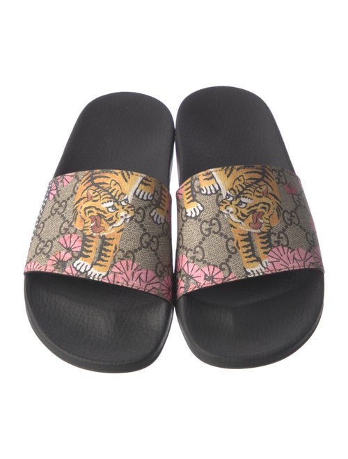Gucci GG Supreme Slides