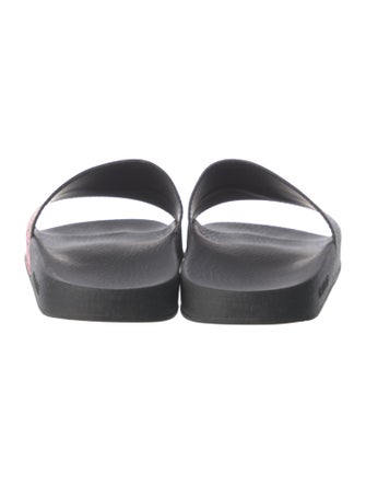 Gucci GG Supreme Slides