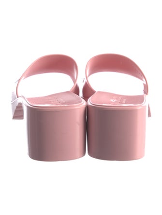 Gucci Rubber Logo Rubber Slides